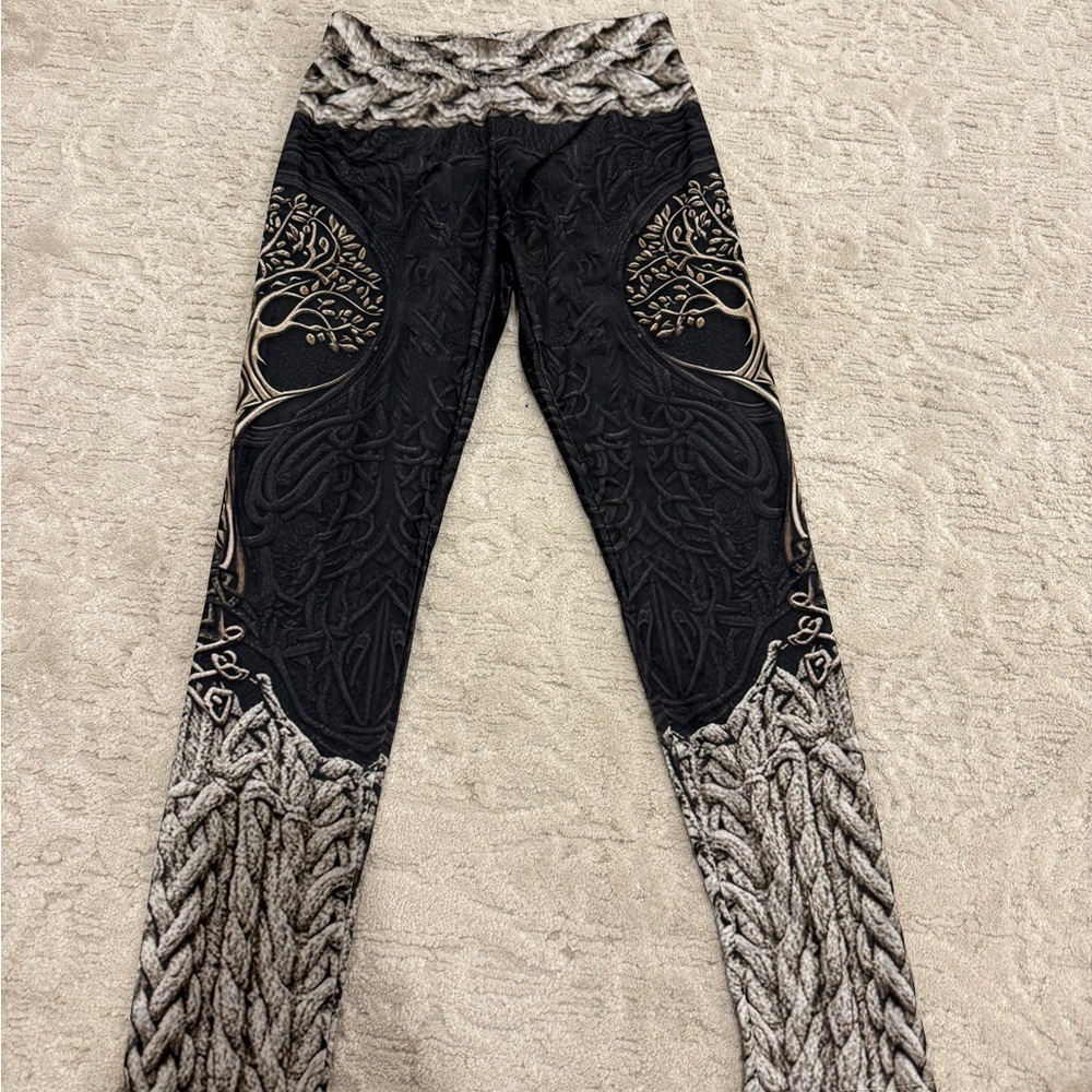 Black and Gray Patterned Leggings